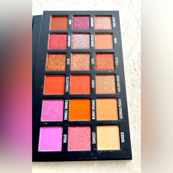 NEW! Kab Cosmetics Day + Night 18 Pan Eyeshadow Palette 21.6g/0.76oz Full Size - Picture 4 of 9